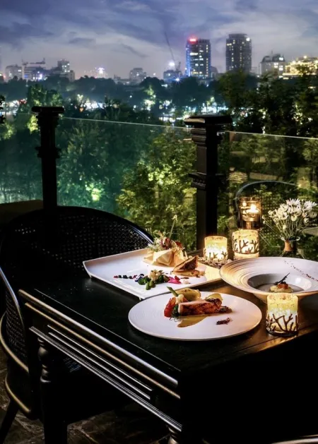 Bella Lake View Sky Bar & Restaurant
