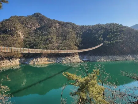 옥순봉 출렁다리