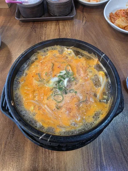 Sato Seolleongtang Haejangguk