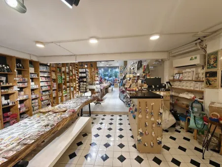 Artbook Souvenir Shop