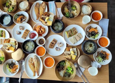 헛제사밥까치구멍집 주차장