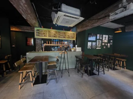 MANRI199 Taproom