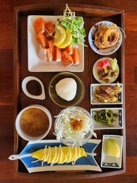 명호야 식탁