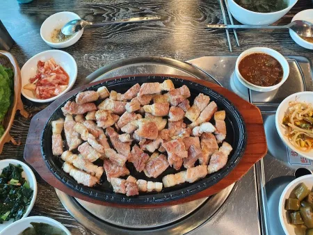 Chungse Heukdwaeji