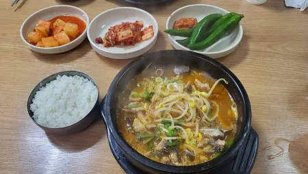 Seonghwa Haejangguk Inha Branch
