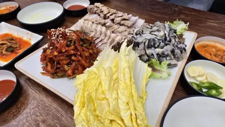 Jinseong Kalguksu Bossam