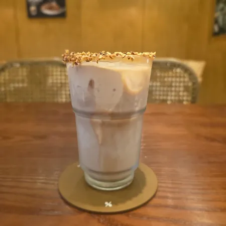 Ten Percent Coffee Songjeong Blue Castle Branch