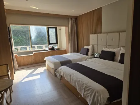 Den Basta Forest Hotel