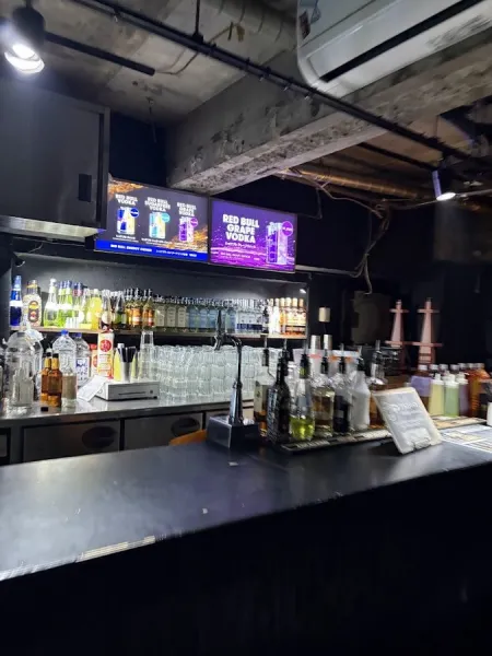 VOYAGER STAND SHIBUYA MUSIC BAR