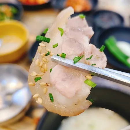 龜山洞豬肉湯飯專門店