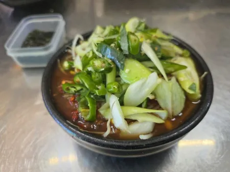 Ogeori Kongnamul Haejang-guk