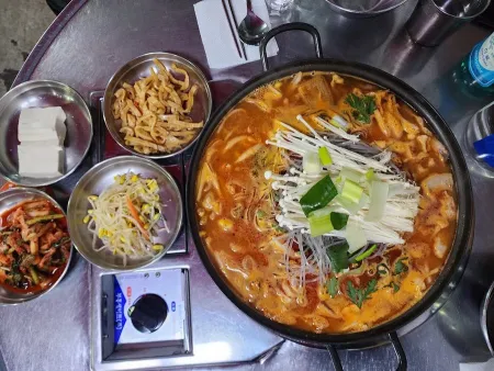 Myeongdong Jjigae Maeul Cheonho Branch