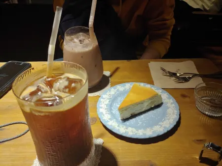 Cafe Salon Louis
