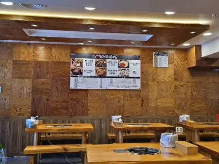 Jeon Jun-su Myeongpum Cheonggiwa Gamjatang Miseong Branch