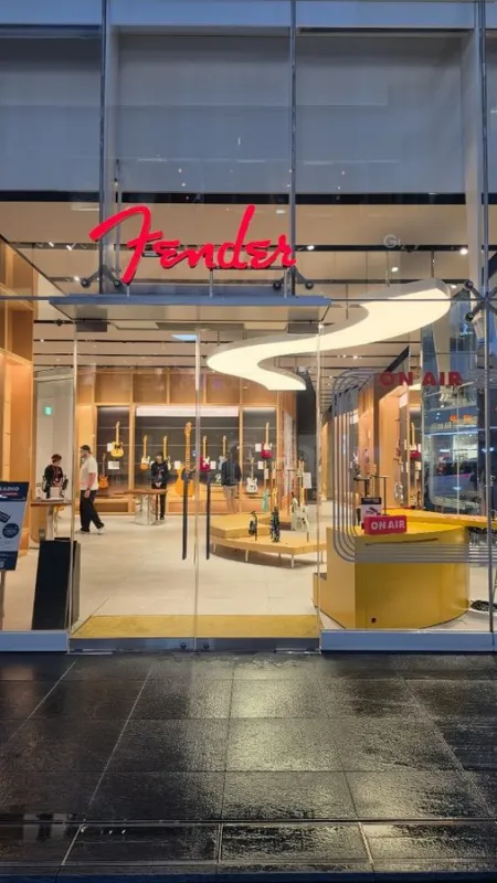 FENDER FLAGSHIP TOKYO