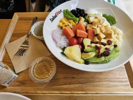 Salad Box Samseong Station Branch