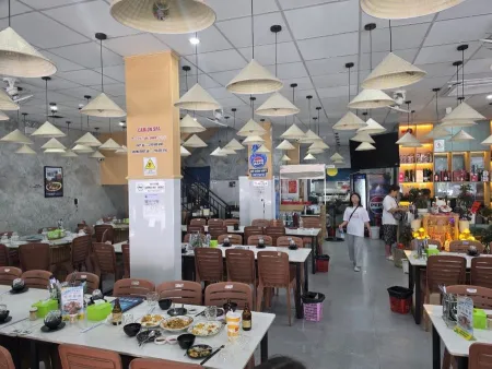 NHÀ HÀNG ĐẢO XANH 岘港绿岛美缘新鲜海鲜餐厅
