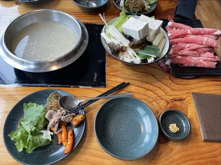 Barmi Shabu Shabu n Kalguksu Guui Branch