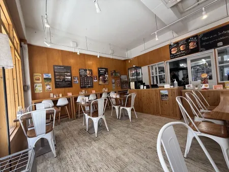 Burger Revolution Naha