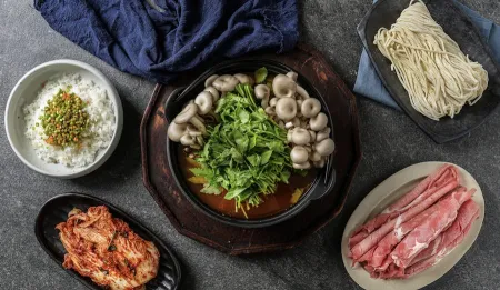 윤우재문현샤브칼국수