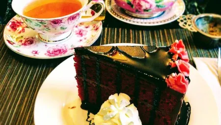 Villa Royale Antiques & Tea Room