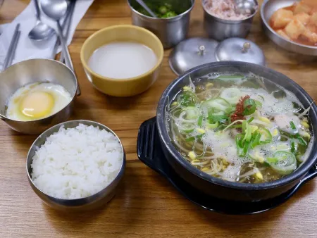 Bisabeol Jeonju bean sprout soup