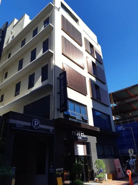 The Classic Hotel