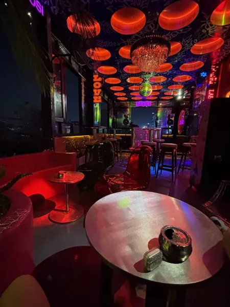 Boosh 2 - Rooftop Bar