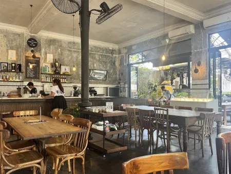 Corner House Bali