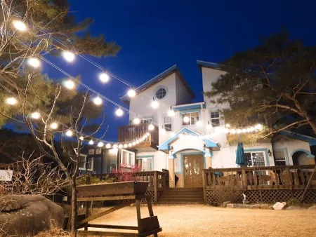 Gyeongju Pet-friendly Haetsal Gadeuk Pension