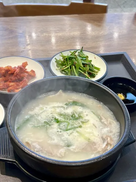Jangsu Maeul Dwaeji Gukbap Sajik Branch