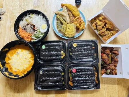33 Tteokbokki & Little Gimbap Jeonju Hyoja Branch