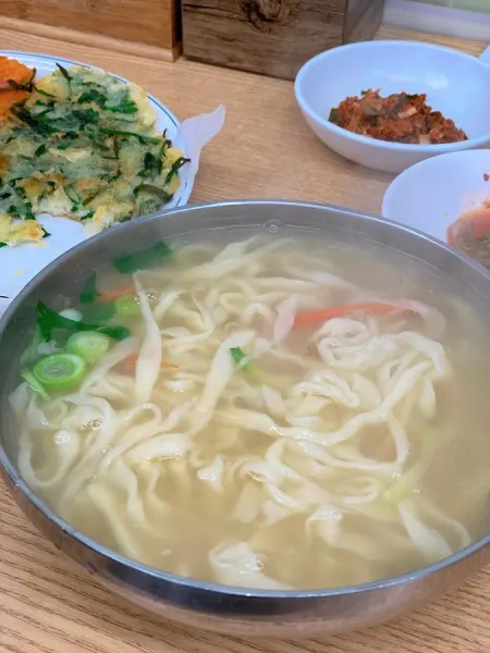 Chakhan Son Kalguksu