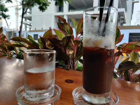 82 Café & Rooftop