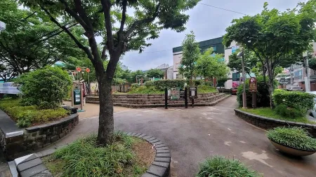 Kkumdongsan Park