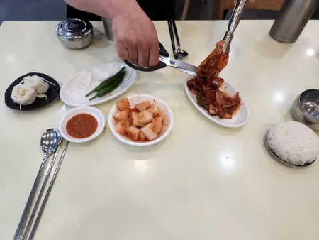 Jjinhan Busan Dwaeji Gukbap