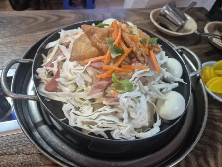 Sindang-dong Jeuksok Tteokbokki Myeoneurido Molla