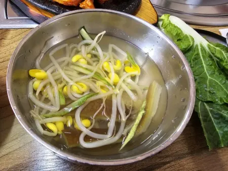 우렁쌈밥과 생선구이