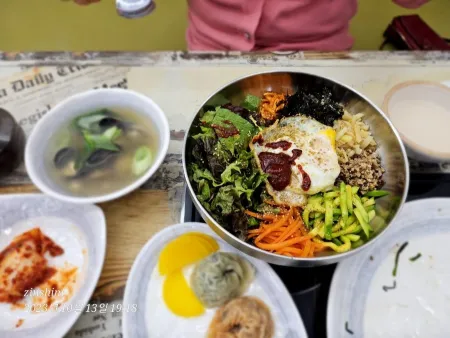 Sangsang Haemul Kalguksu Jukjeon Jikyeong Branch