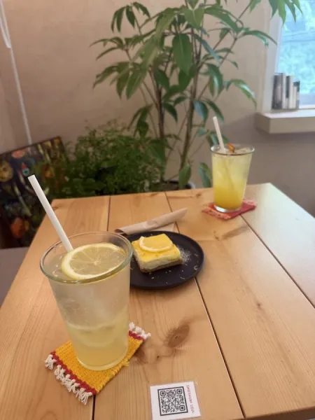 오버띵크커피바