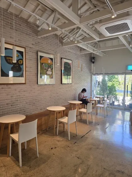 Coffee Libre (Yeonnam Branch)