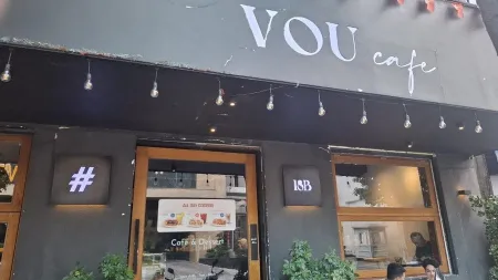 VOU Cafe - Tông Đản