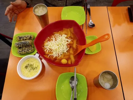 Bultaneun Yeogo 24si Tteokbokki