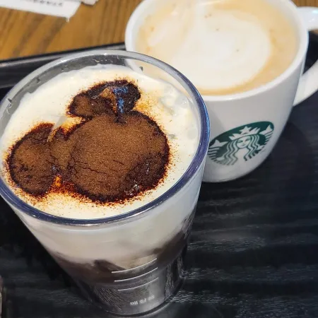 Starbucks Seokchon West Lake