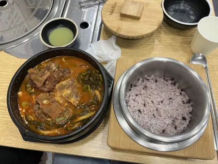Myeongga Gamjatang