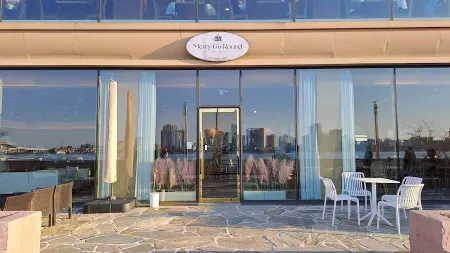 Cafe Meri Round
