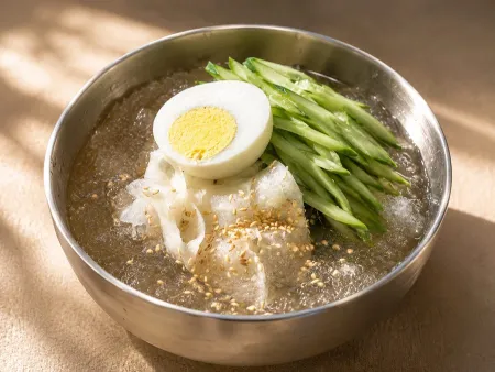 Seongbukdong Malgeun Kalguksu Naengmyeon Cheongsan