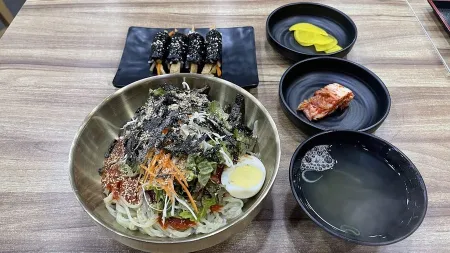 Oncheon Station Kalguksu