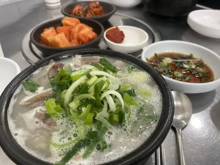 Eoriburi Someori Gukbap